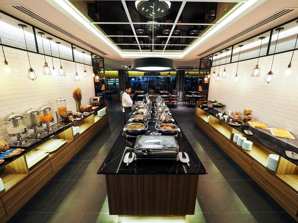 曼谷130号酒店及公寓 酒店 4*
