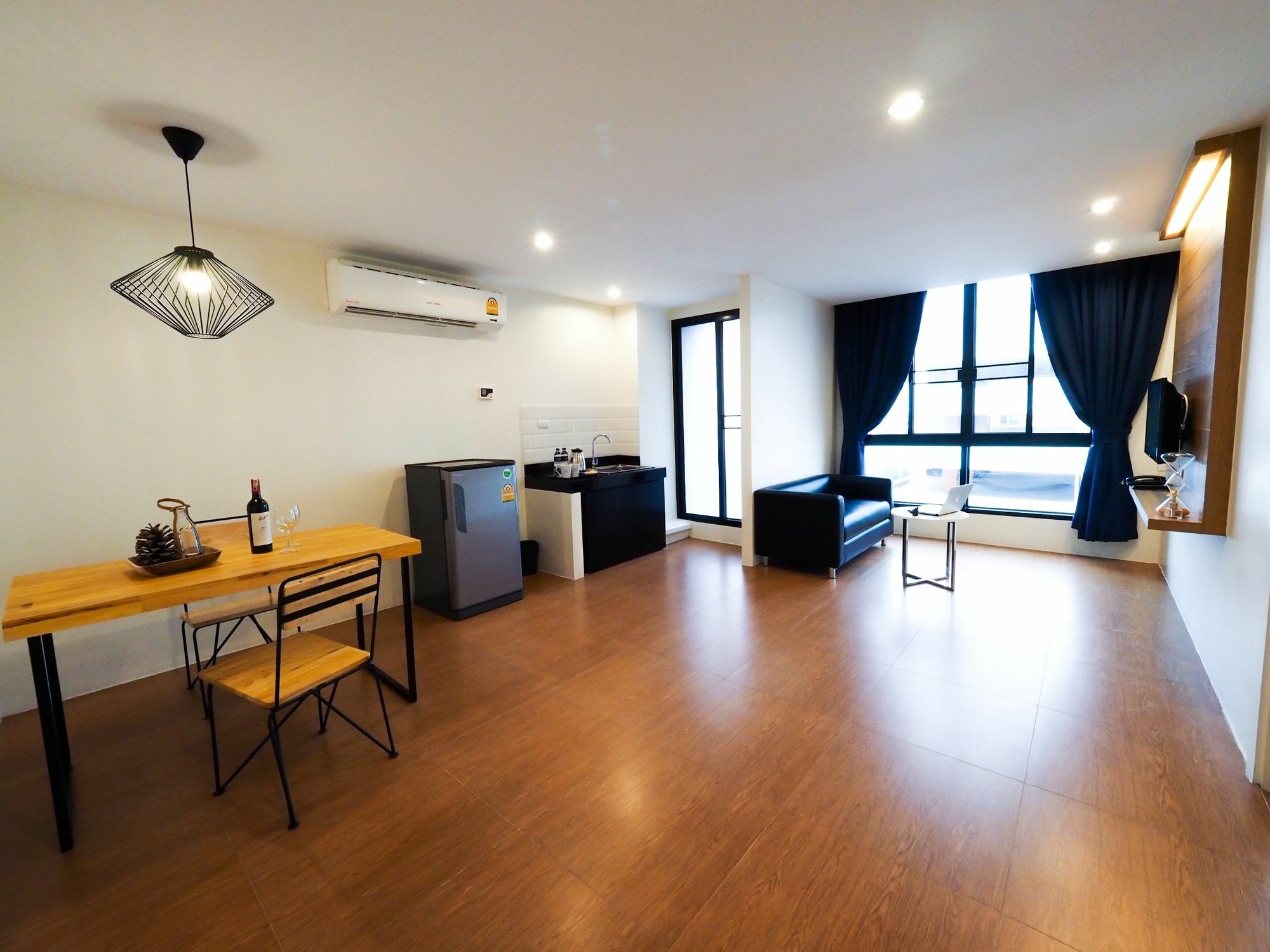 曼谷130号酒店及公寓 4* 曼谷